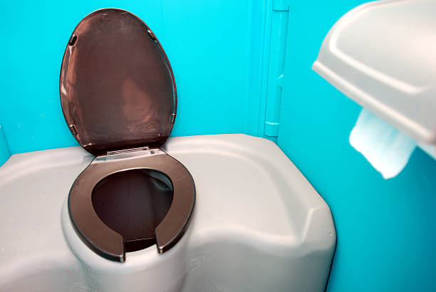 Best Portable bathroom rental  in West Deland, FL